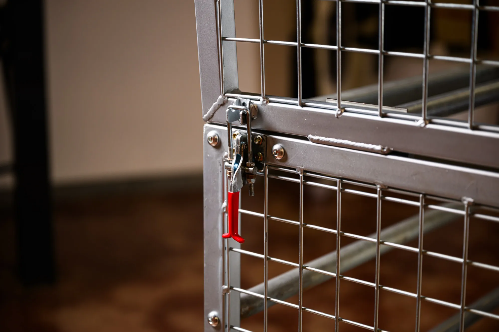 Cestello porta persone per muletto OrangeLift by ForkUp per manutenzione aerea in quota