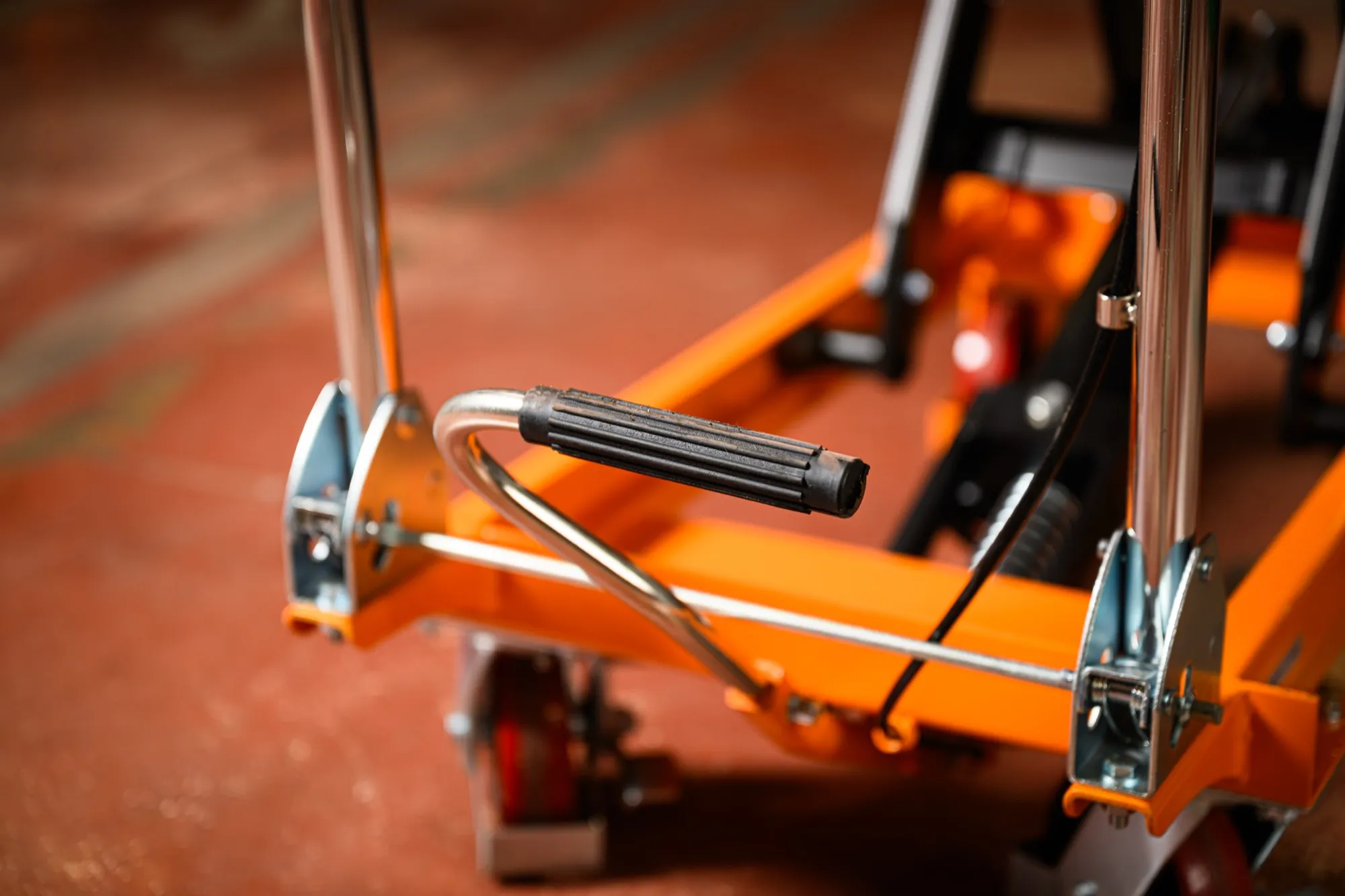 Tavolo elevatore manuale idraulico OrangeLift
