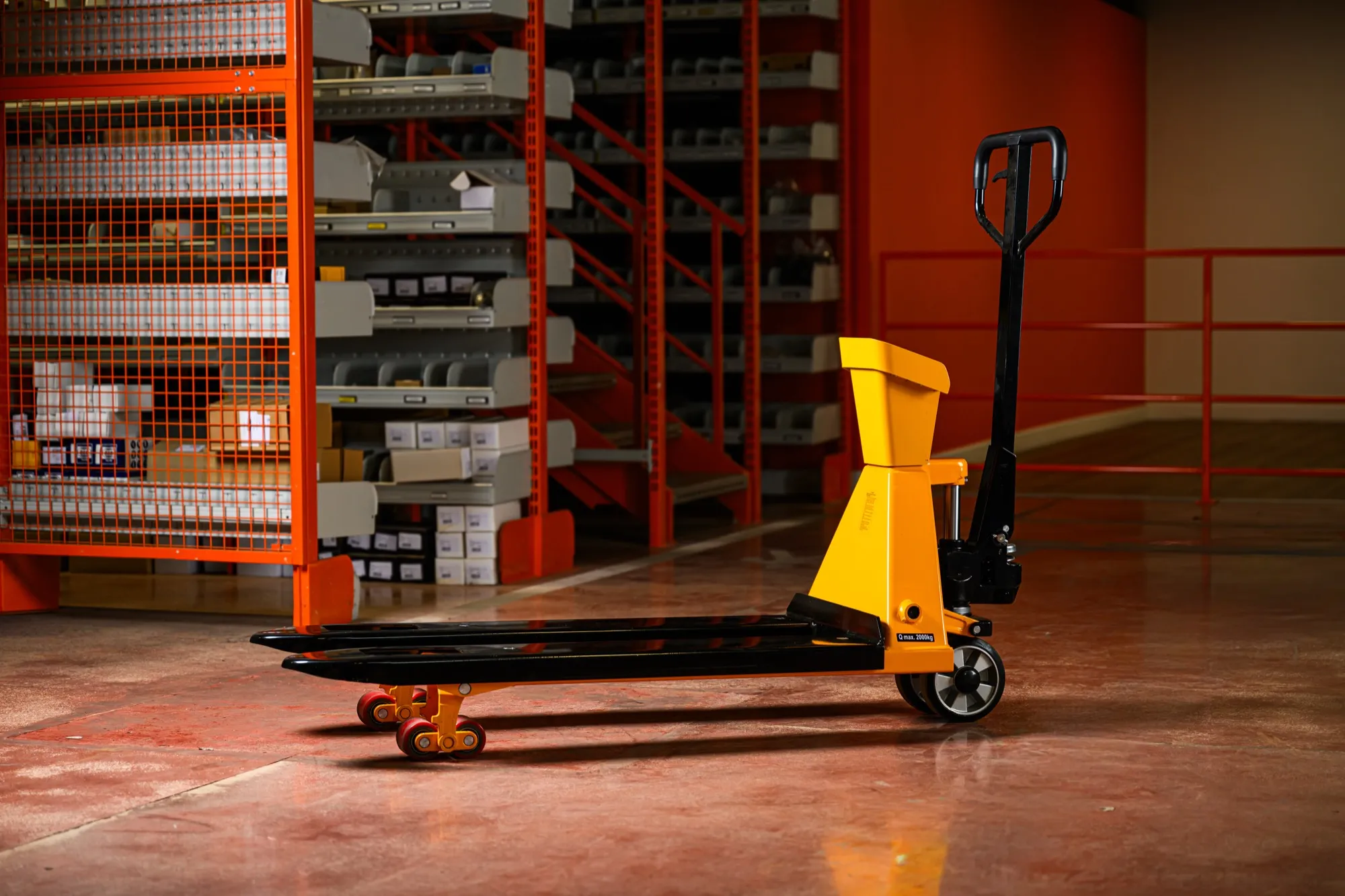 Transpallet pesatore economico OrangeLift senza stampante, display di pesata